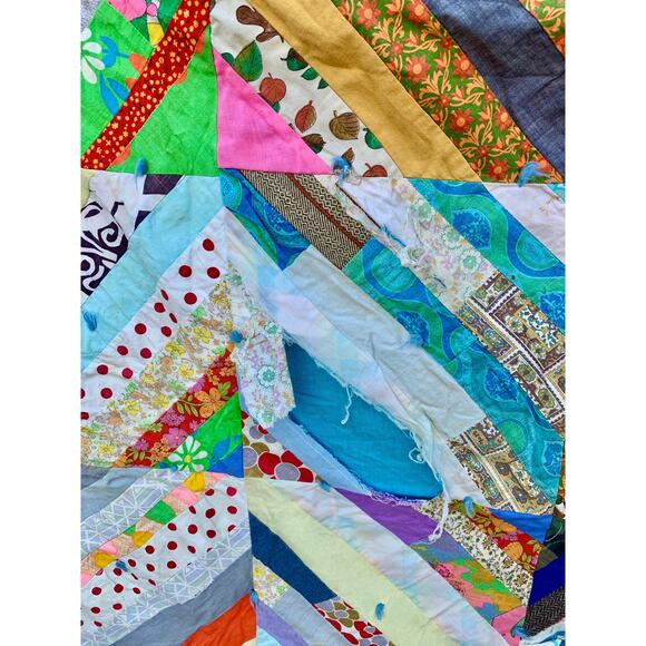 STRIKING 1940's- 1950's ZIGZAG MULTICOLOR ANTIQUE PATCHWORK QUILT - Picture 7 of 8